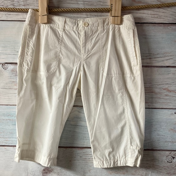 Size 12 white cargo capris. Excellent condition by Old Navy - Picture 1 of 6